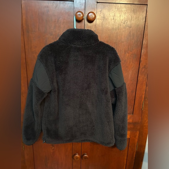 PINK Victoria's Secret Black Sherpa Teddy Quarter Zip Pullover with Pockets - Picture 6 of 12